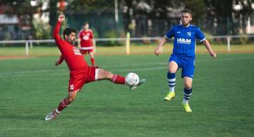曼联主帅卡里克陪费尔南德斯领FWA年度最佳球员奖（配图示意）